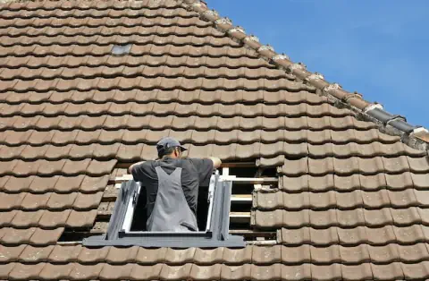 Pose de velux - Saint-Fort sur le Né